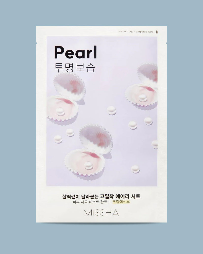 Give your skin an immediate glow and vitality! The Missha Airy Fit Pearl fabric mask brightens tired and dull skin. Provides hydration, elasticity and vitality in just 15 minutes, thanks to the natural active ingredients it contains which are obtained by cold pressing. Let the results of the mask convince you and immediately enjoy a more beautiful face.