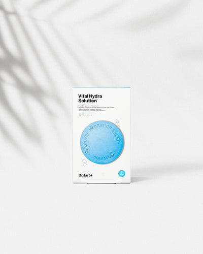 With no shortage of hydrating heroics, this antioxidant-rich formula will impart radiance to lacklustre complexions in no time at all. Made from microfibre, the easy-to-apply mask enables the active ingredients to penetrate deeply for noticeable results. Aquaxyl and xylitol enhance moisture retention and strengthen the skin's barrier by preventing water loss while oligo-hyaluronic acid and algae extract support long-lasting hydration to keep skin feeling hydrated and completely refreshed