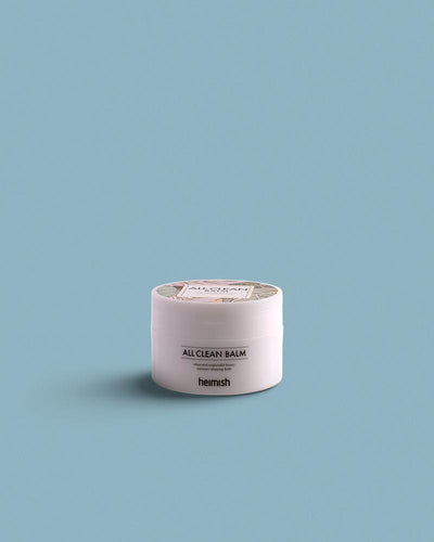 This nourishing cleansing balm helps to remove all traces of even the most stubborn of make up. It effectively dissolves excess sebum and gets rid of impurities without leaving the skin feeling tight and dry. Perfect to use as the first step of the Korean Double Cleanse - this is a cult classic in Korea!